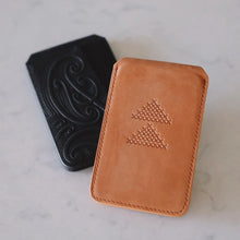 Load image into Gallery viewer, Shaka Tribe Legacy Magnetic Wallet Stand - Black