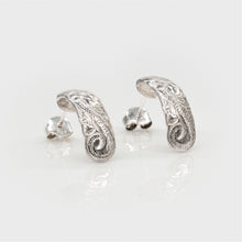 Load image into Gallery viewer, 92.5 Sterling Silver Isla 7mm Plumeria &amp; Scroll Cut Out Curved Earring
