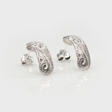 Load image into Gallery viewer, 92.5 Sterling Silver Isla 7mm Plumeria & Scroll Cut Out Curved Earring