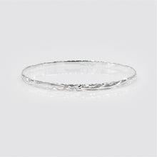 Load image into Gallery viewer, 92.5 Sterling Silver  Isla 4mm Plumeria & Scroll With Plain Edge Bangle
