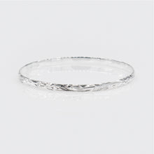 Load image into Gallery viewer, 92.5 Sterling Silver  Isla 4mm Plumeria &amp; Scroll With Plain Edge Bangle
