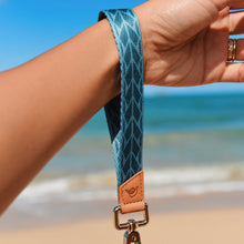 Load image into Gallery viewer, Courage - Blue Pe&#39;a Wrist Lanyard
